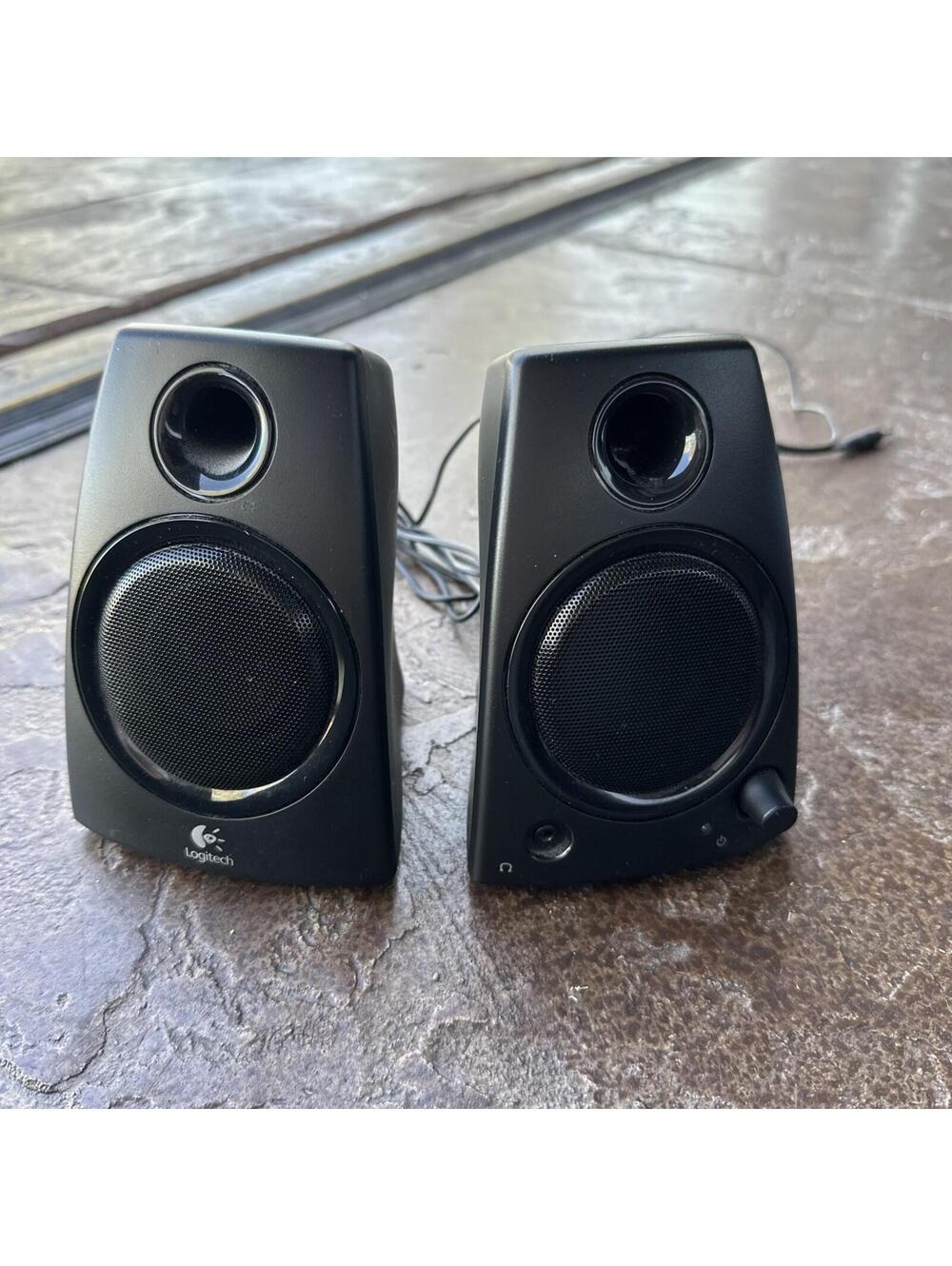 LOGITECH Z130 2.0 STEREO SPEAKERS 10W FOR PC AND MAC PLAY TESTED GOOD